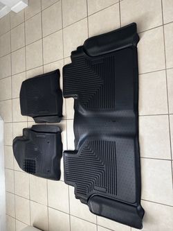 Husky Liners Weatherbeater Floor Mats. Good condition
