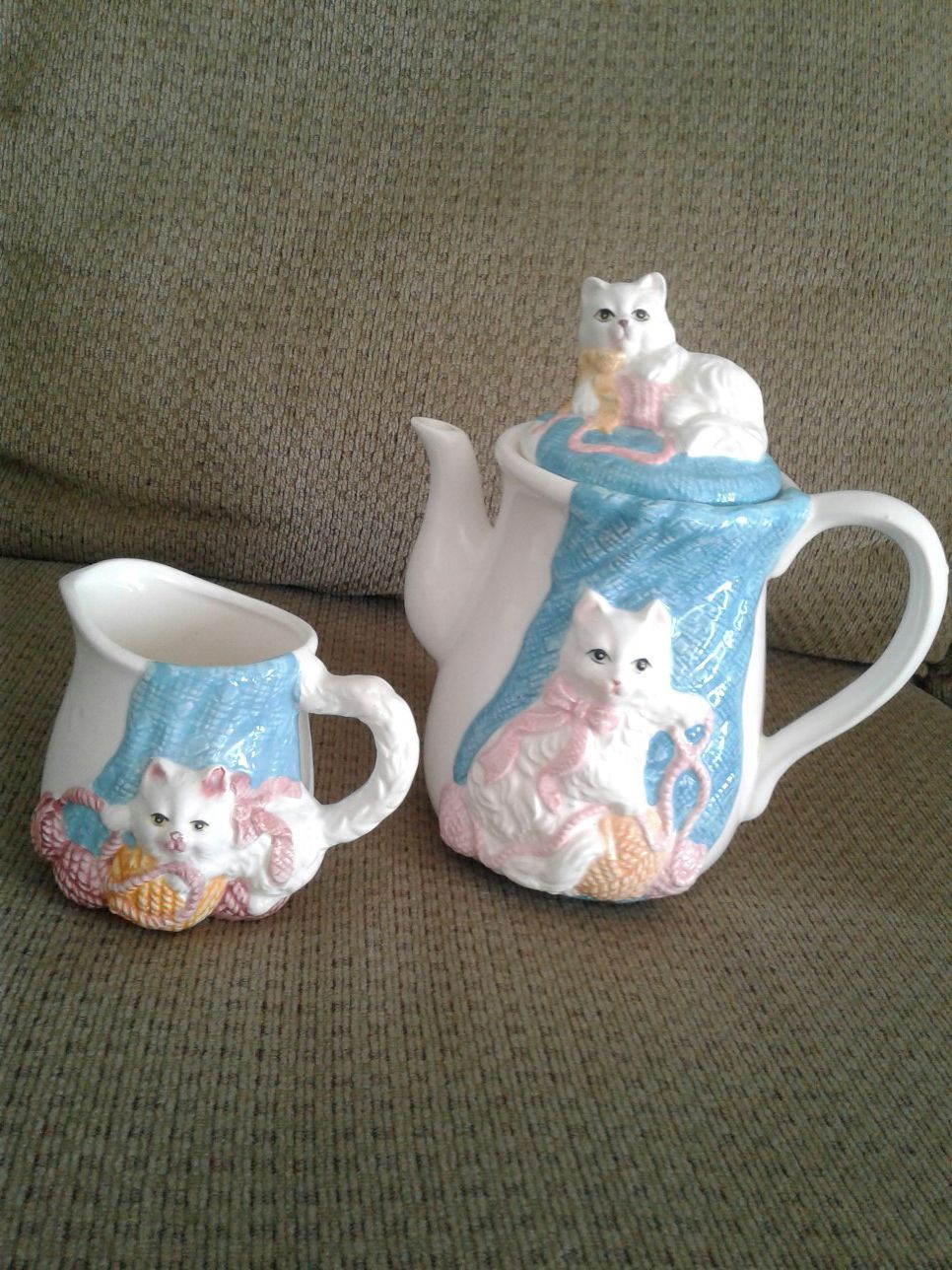 Cat kitten teapot and creamer