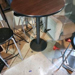 Barstool Table