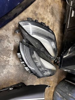 2018 Tesla Model 3 Pair of OEM Car Headlights