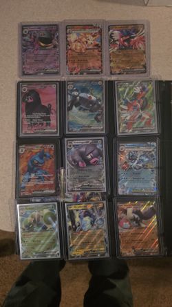 Almost completed base set of Pokémon scarlet and violet. 255 cards and 12 EX. 267 total.