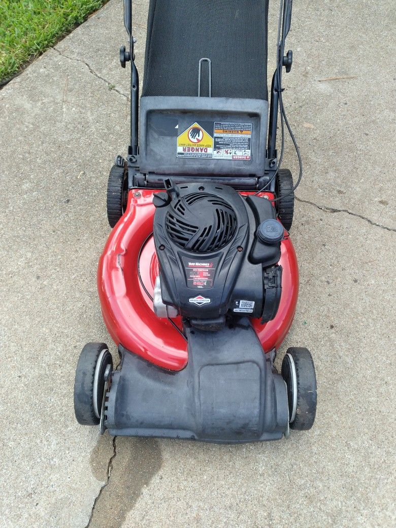 Yard Machine 550ex Self Propelled Lawn Mower for Sale in Missouri City