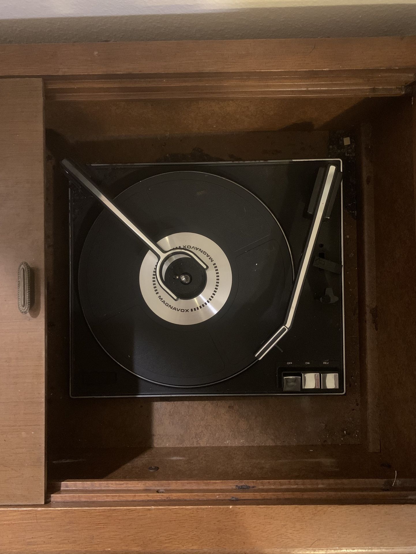 Vintage Magnavox Record Player 8 Track Player AM FM Radio Subwoofers