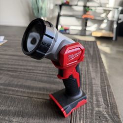 Milwaukee M18 100 Lumens LED Flashlight (Tool-Only)