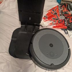 Roomba Vacuum 