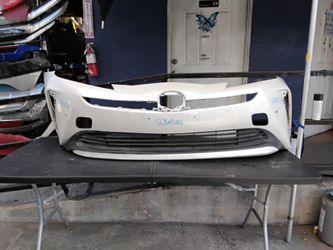 Toyota prius 2019-2021 front bumper oem