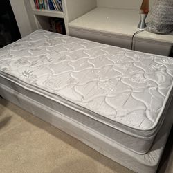 Twin Mattresses & boxsprings 
