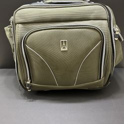 Travelpro Crew 11 Rolling Carry-on Tote