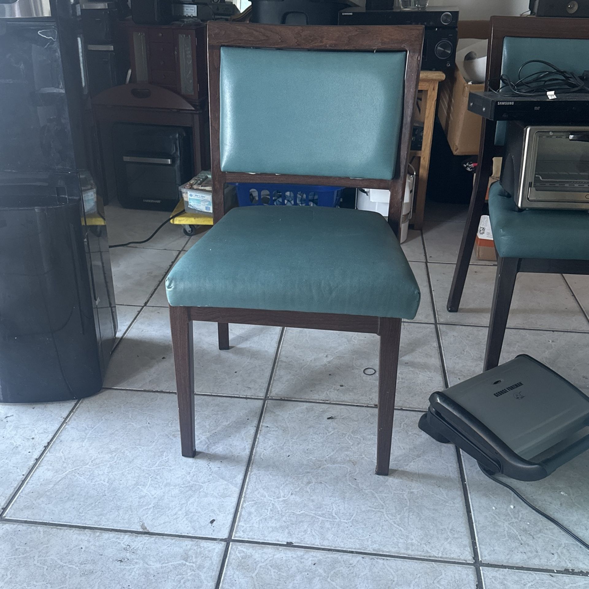 Two Chairs Nice Conditions 