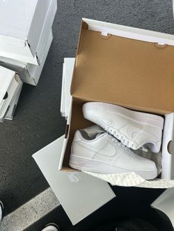Brand new white airforces