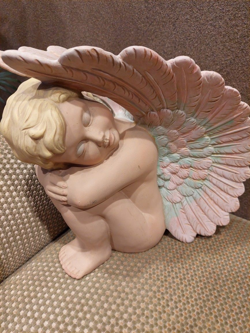 Angel Statue  H 11", W 10" x 11", Made in 1995