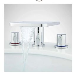 Bathroom Faucet Signature Hardware Knox 1.2 GPM Widespread Bathroom Faucet with Pop-Up Drain Assembly