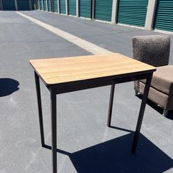 Single Desk! 