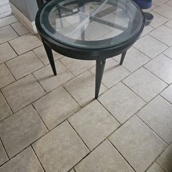 Glass Round Table 