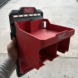 MILWAUKEE PACKOUT WALL MOUNT BATTERY STORAGE 