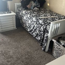 Bed Dresser Nd Lil Dresser Nd Mirror 