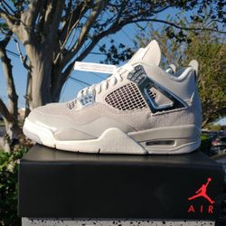 New Women's Air Jordan 4 Retro Frozen Moments Wmn Size 9 