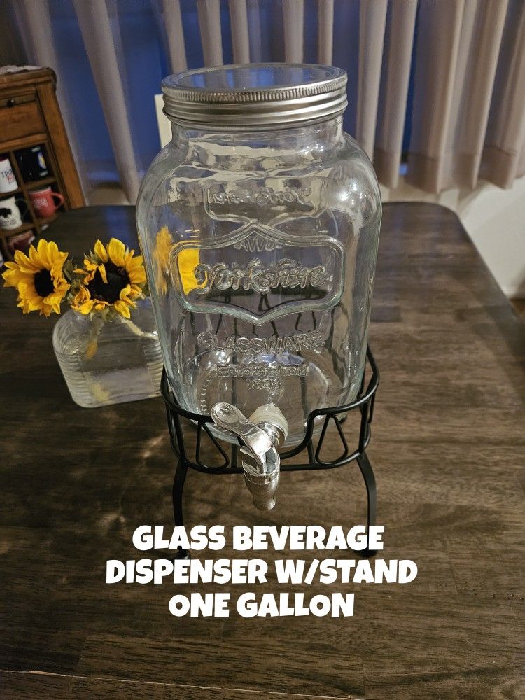 GLASS BEVERAGE DISPENSER WITH STAND