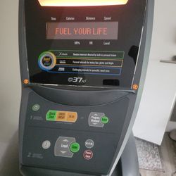 GREAT CHRISTMAS GIFT!  OCTANE FITNESS 37XI ELLIPTICAL Trainer $399