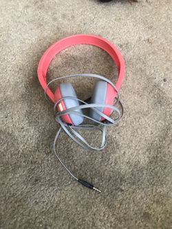 Skull Candy Headphones + pause and play button on side