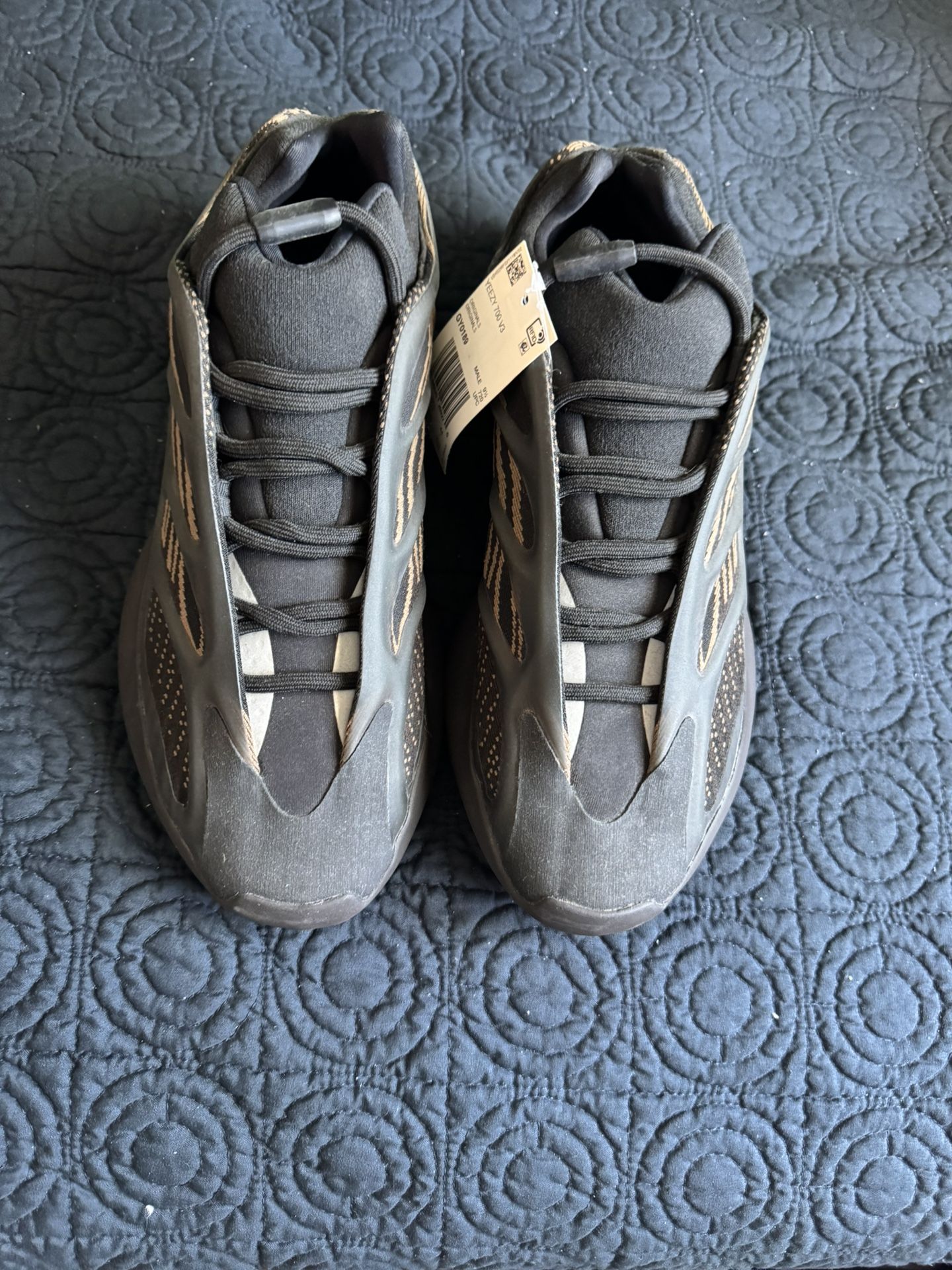 Adidas Yeezy 700 V3 Clay Brown Size 10