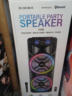 Rechargeable Battery Portable Kareoke Party Speaker. Brand New.  Free 🎤