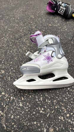 Kids girls Ice skates, purple.