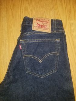 Levi Classic Jeans...size 32x28..like new!