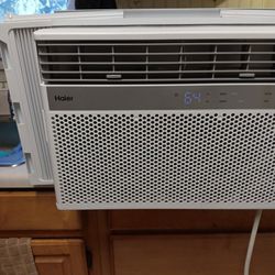 LIKE BRAND NEW HAIER ( 10,000 ) BTU AIR CONDITIONER WITH WIFI AND ECONOMY MODE 