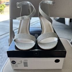 DB Studio 71/2W Silver Shoes