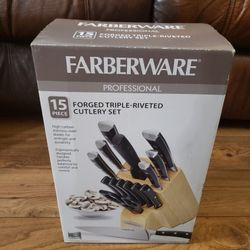 Farberware 15 Piece Forged Triple Riveted Cutlery Set- Unopened, Like New $40 Pickup Only