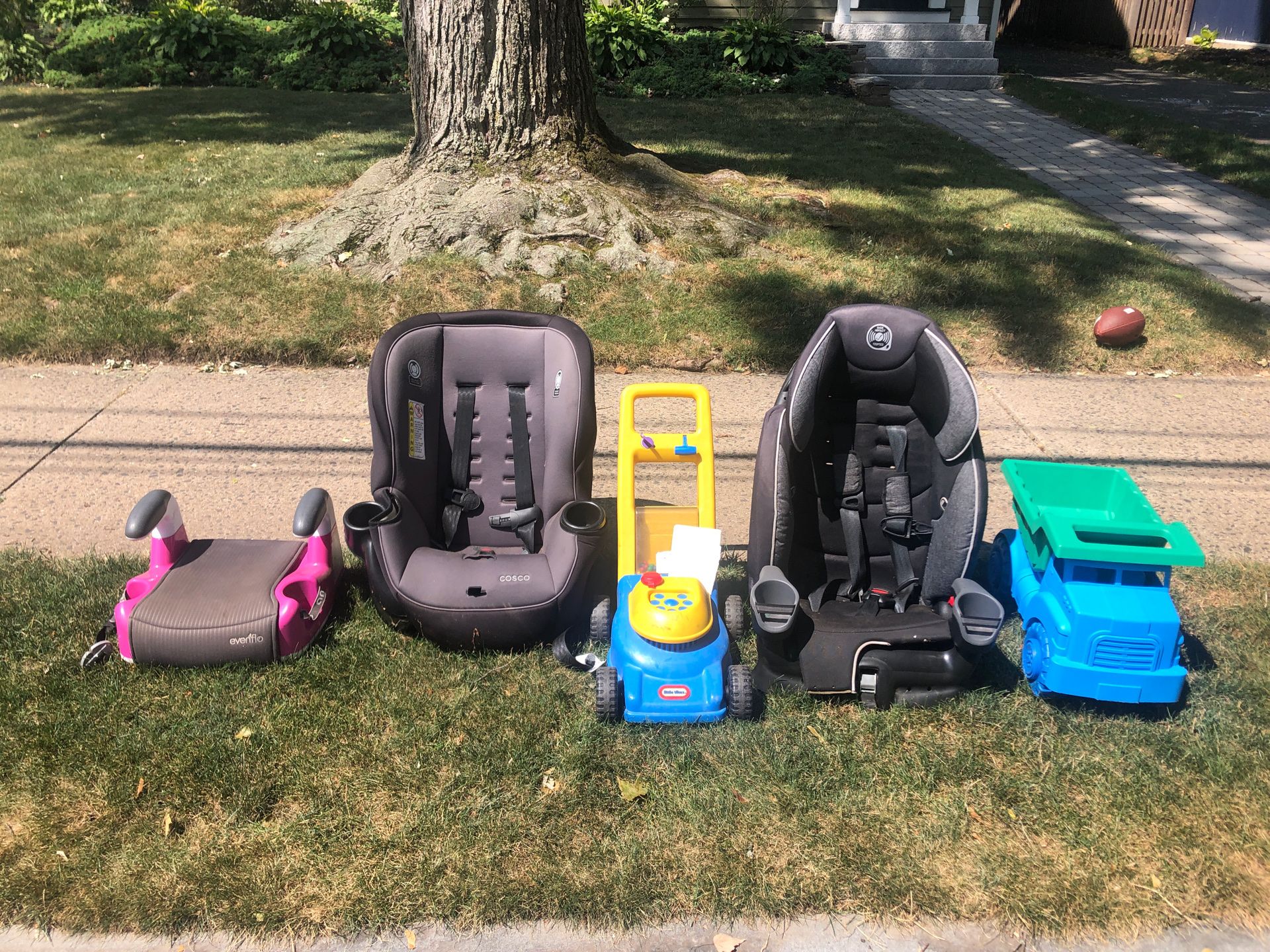 Free car seats / kids items