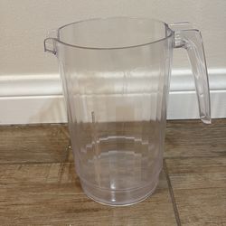 12 plastic serving pitchers