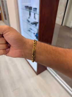 Figaro bracelet 14k 9mm 17gm
