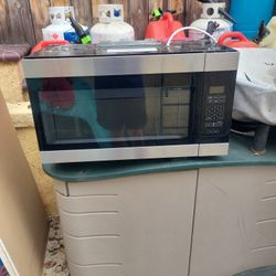 Microwave Oven