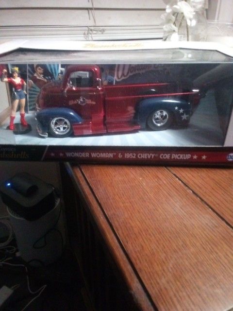 Jada DC Comics Bombshells 1952 Chevy COE Pickup