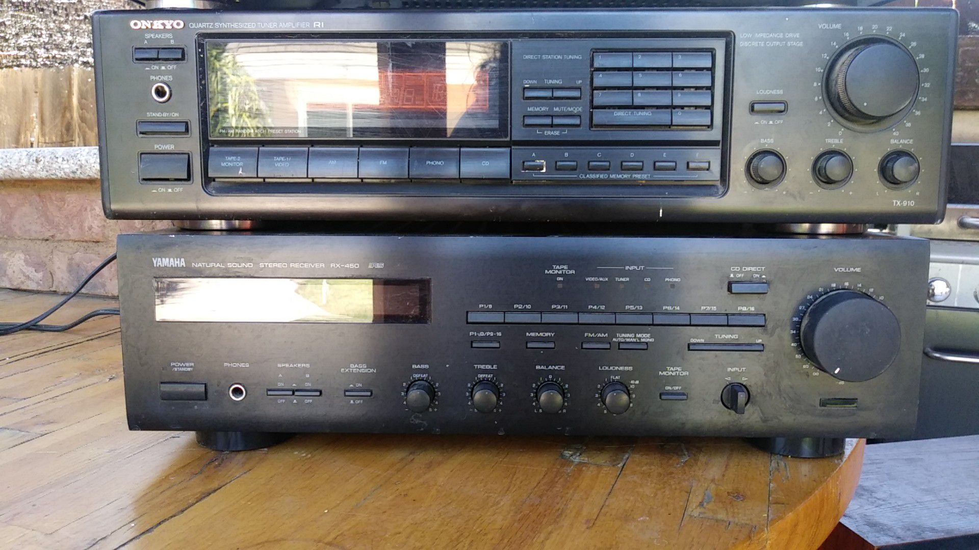 Tuner amplifier and stereo receiver