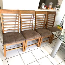 Table And Chairs $169 For All🎁🚚🎄🎈🍀 Delivery, Furniture, Wood Furniture, House Furniture, Kitchen And Dining Furniture, Item, Breakfast Furniture.