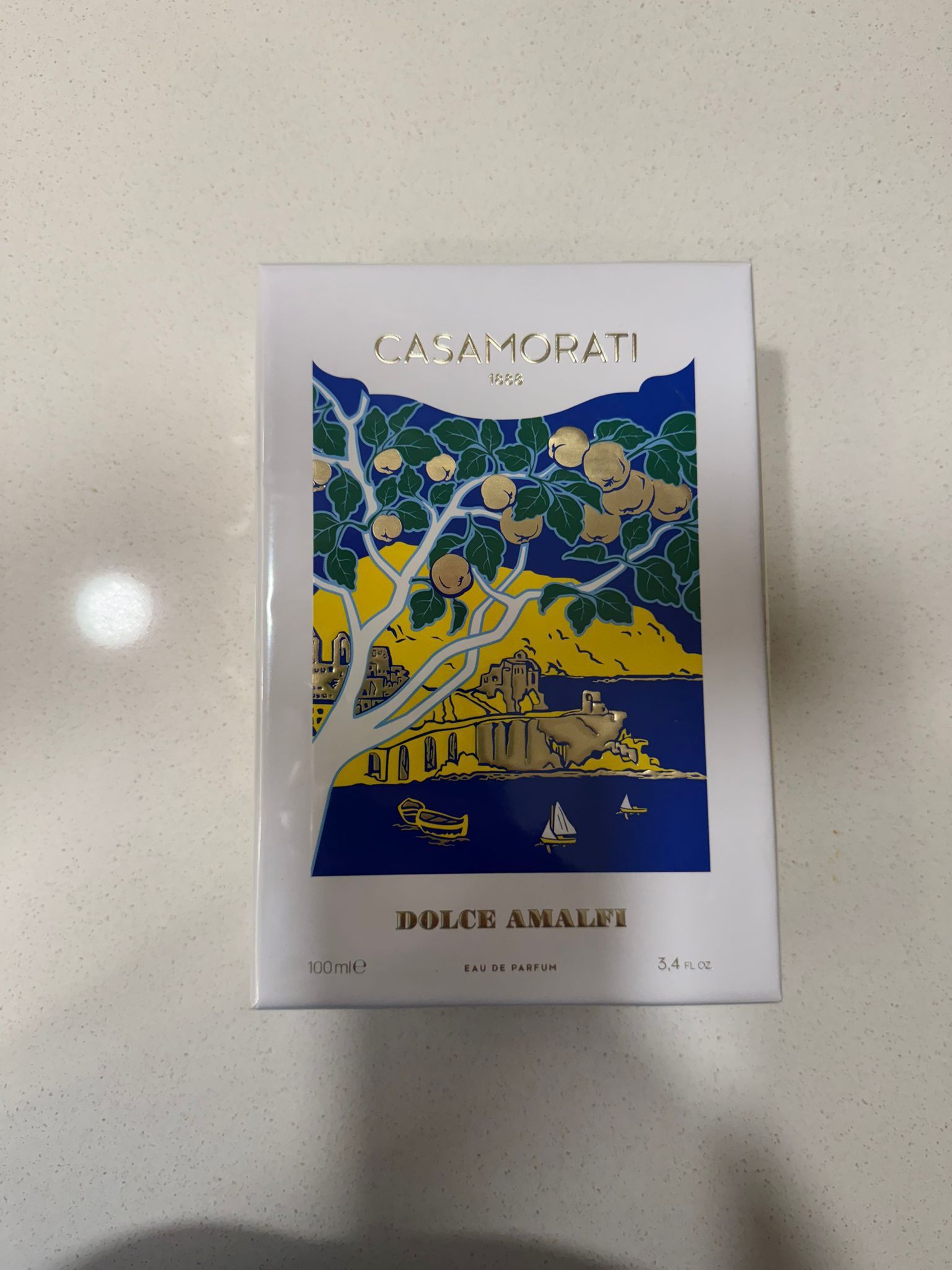 Perfumes nuevos en sus cajas