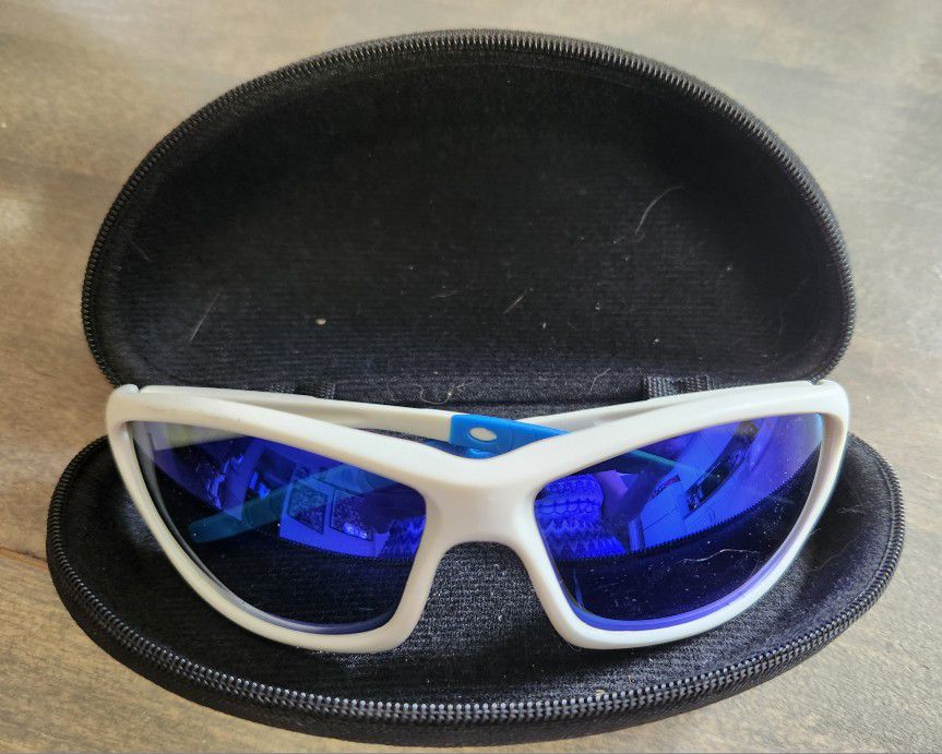 Sunglasses New With Case And Cloth