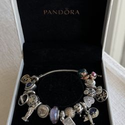 Pandora Bracelet With 16 Charms
