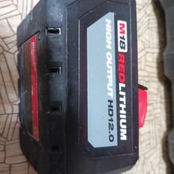 Battery Included Milwaukee Wet Dry Vacuum 