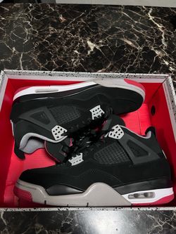 Jordan 4’s size 10 Men’s