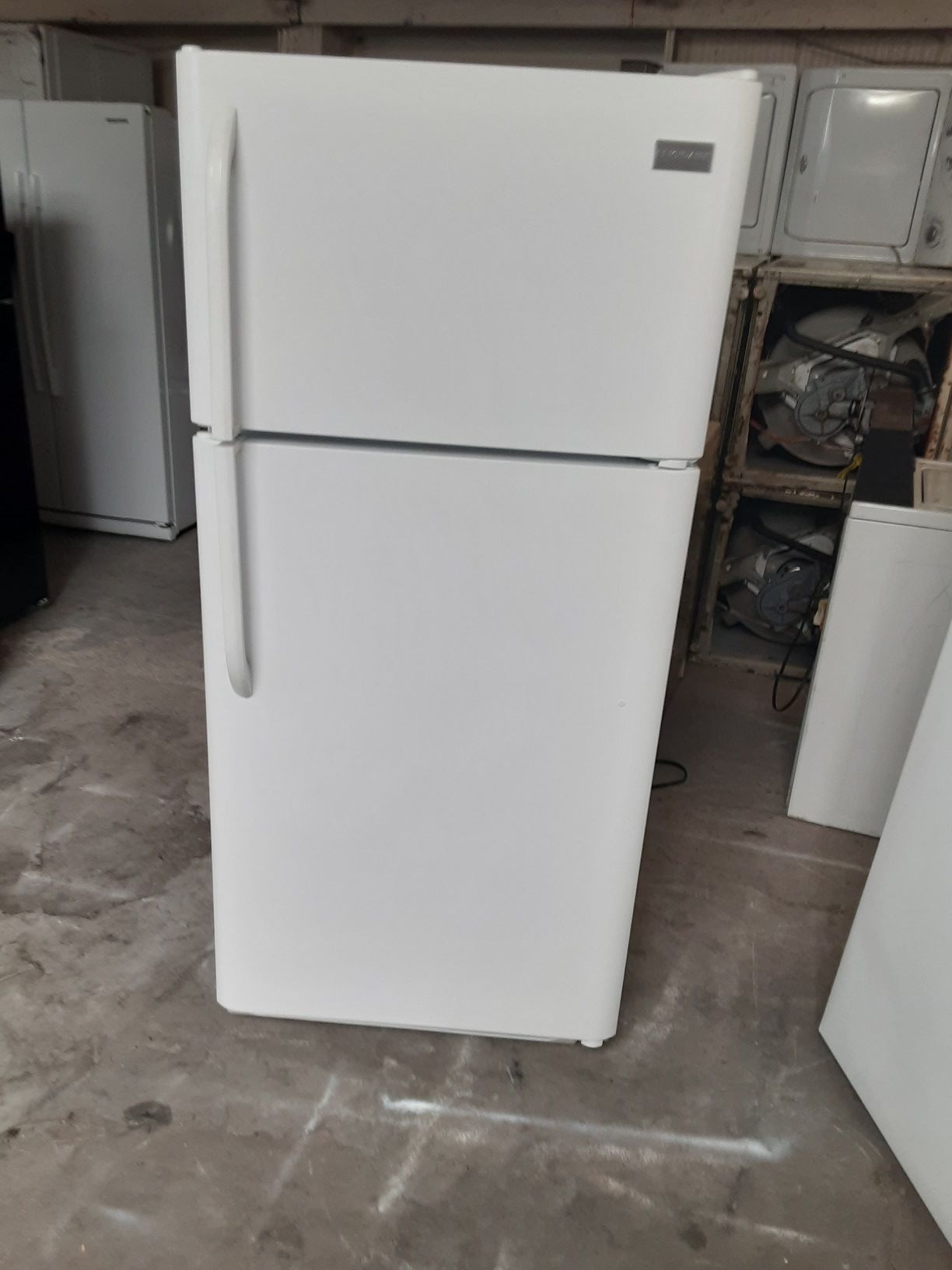 Refrigerator frigidaire good condition 3 months warranty delivery and install