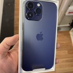 UNLOCKED iPhone 14 Pro Max 256GB Deep Purple