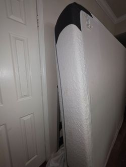 FREE KING MATTRESS, CALKING 2 BOX SPRINGS