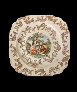 Vintage Royal China Warranted 22k Gold Trim Plates