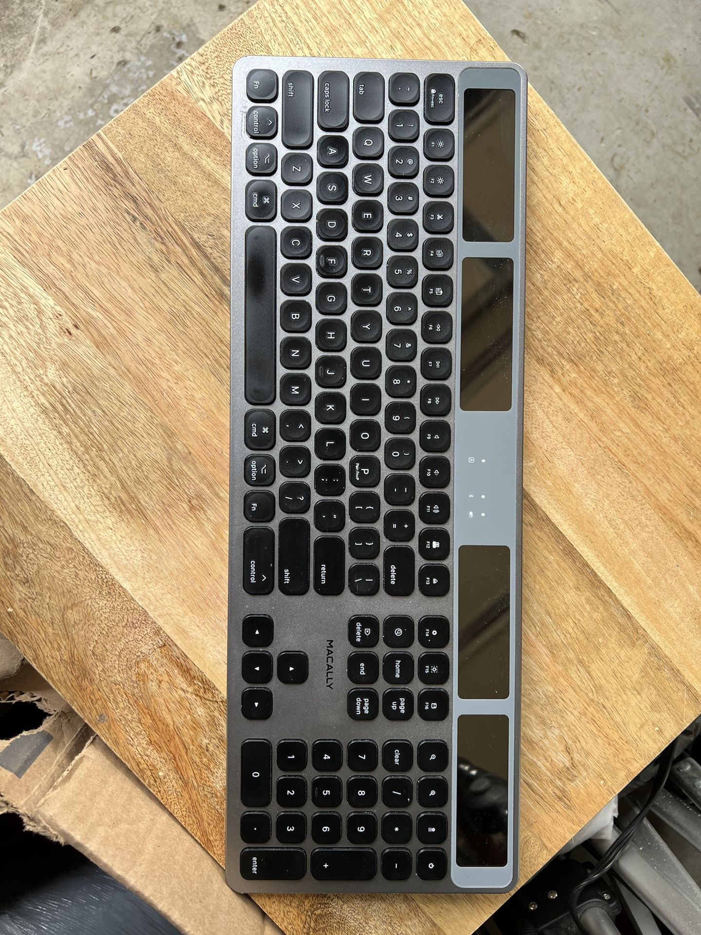 Solar Bluetooth Keyboard