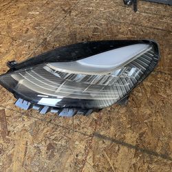 2019 Tesla model 3 Left Headlight