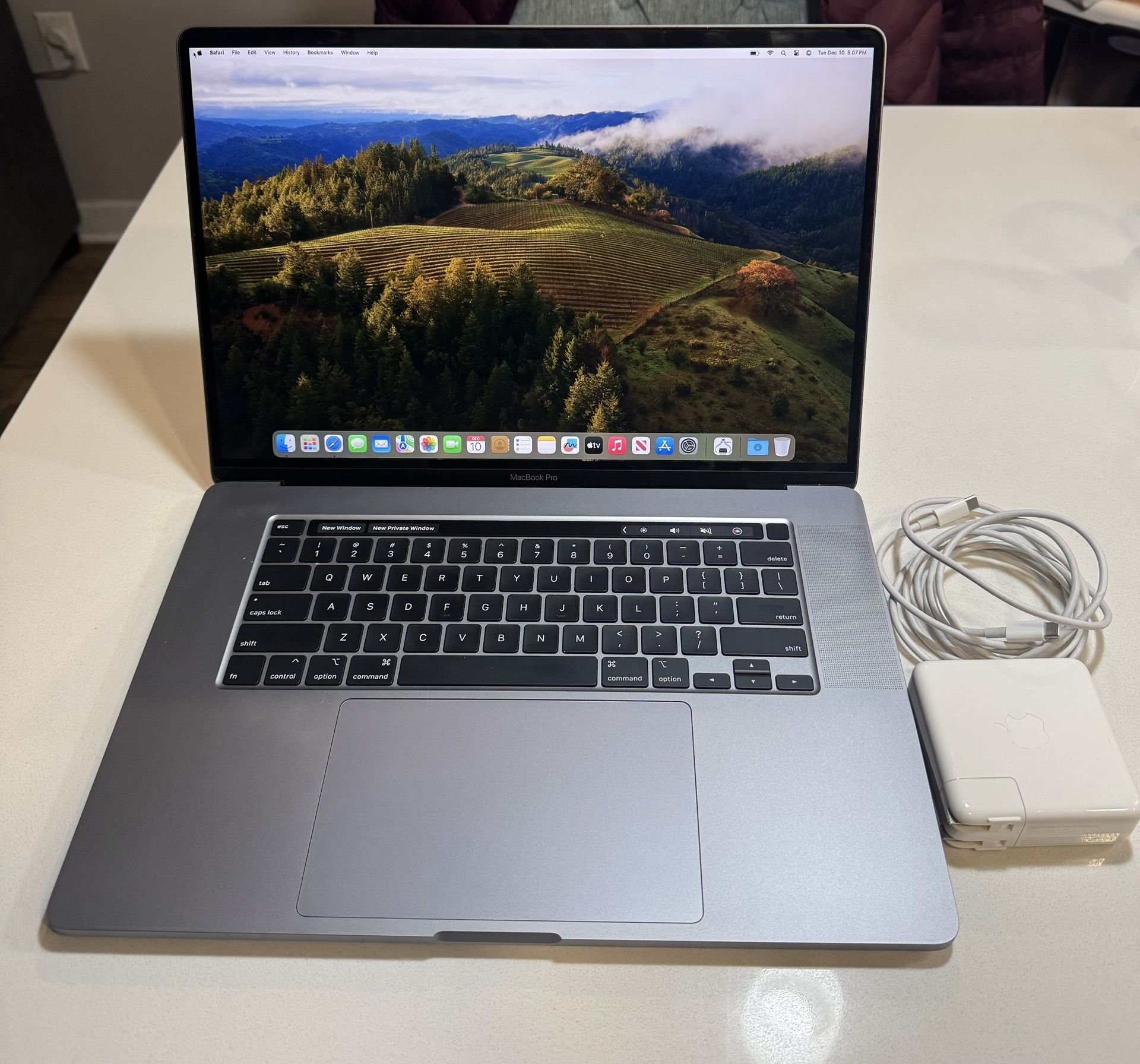16-Inch Apple MacBook Pro 2019 32 GB RAM 1 TB Storage